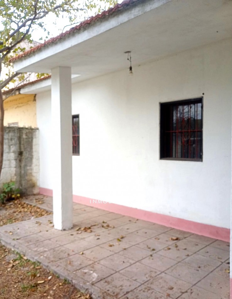 VENTA - CASA 4 DORMITORIOS, EN MACROCENTRO