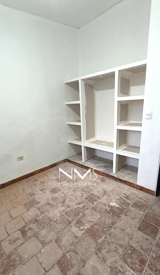 VENTA - CASA 4 DORMITORIOS, EN MACROCENTRO