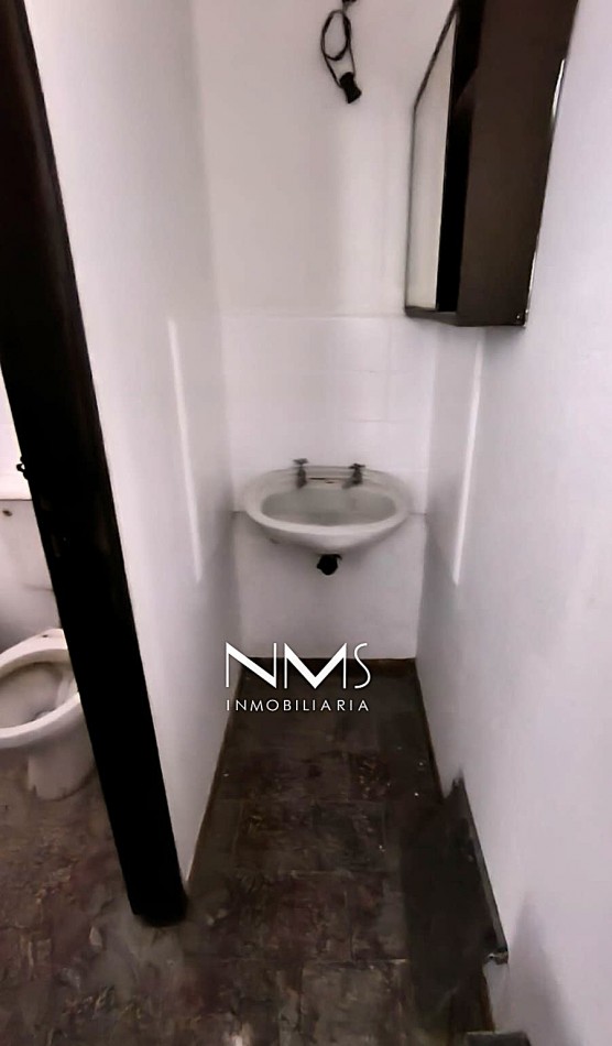 VENTA - CASA 4 DORMITORIOS, EN MACROCENTRO