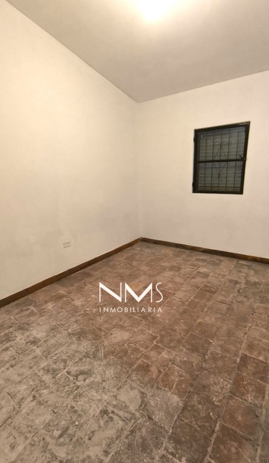 VENTA - CASA 4 DORMITORIOS, EN MACROCENTRO