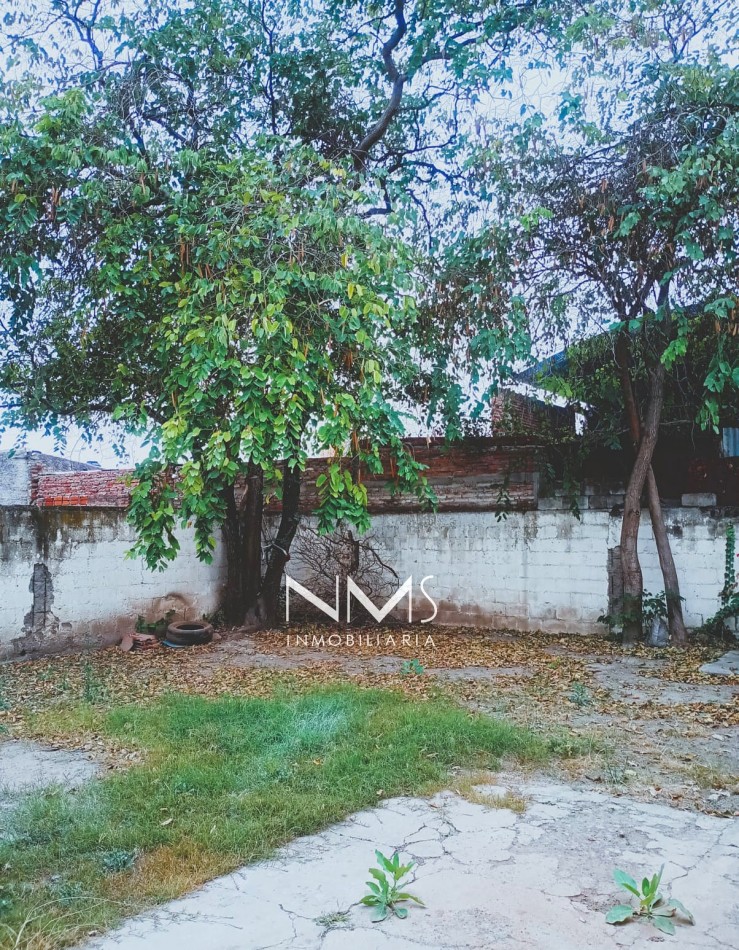 VENTA - CASA 4 DORMITORIOS, EN MACROCENTRO