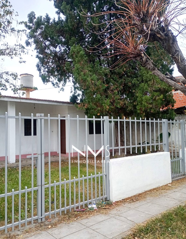 VENTA - CASA 4 DORMITORIOS, EN MACROCENTRO