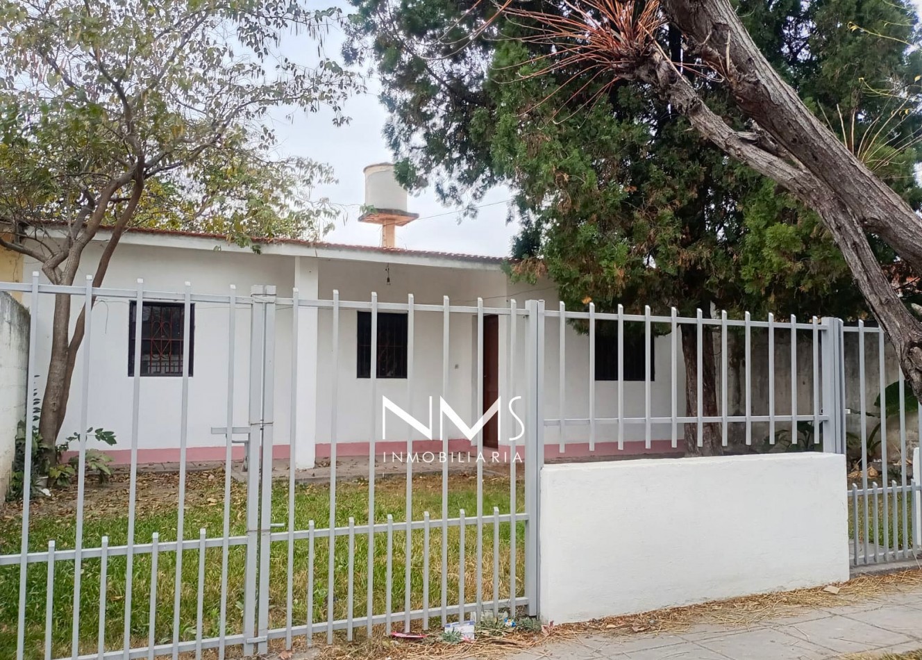 VENTA - CASA 4 DORMITORIOS, EN MACROCENTRO