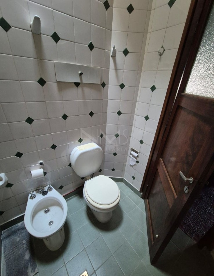 VENTA DE CASA EN ESQUINA, ALTURA ESPAÑA AL 2.000 (Pasaje paralelo)