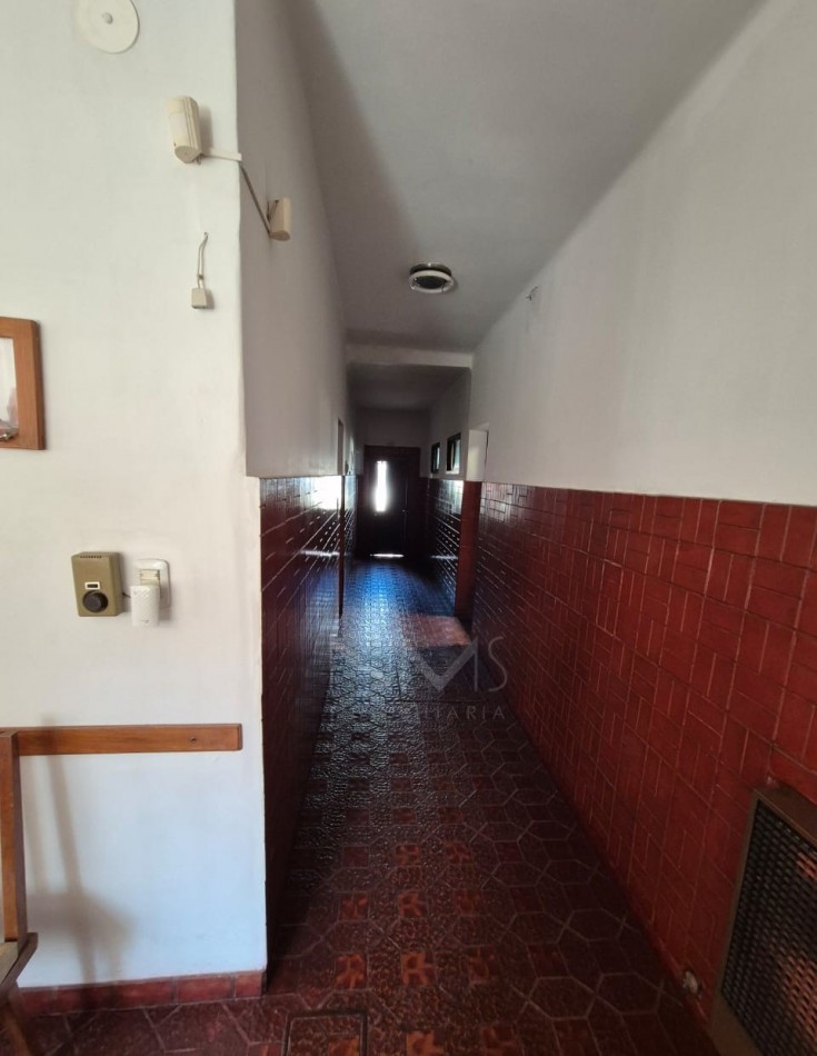 VENTA DE CASA EN ESQUINA, ALTURA ESPAÑA AL 2.000 (Pasaje paralelo)