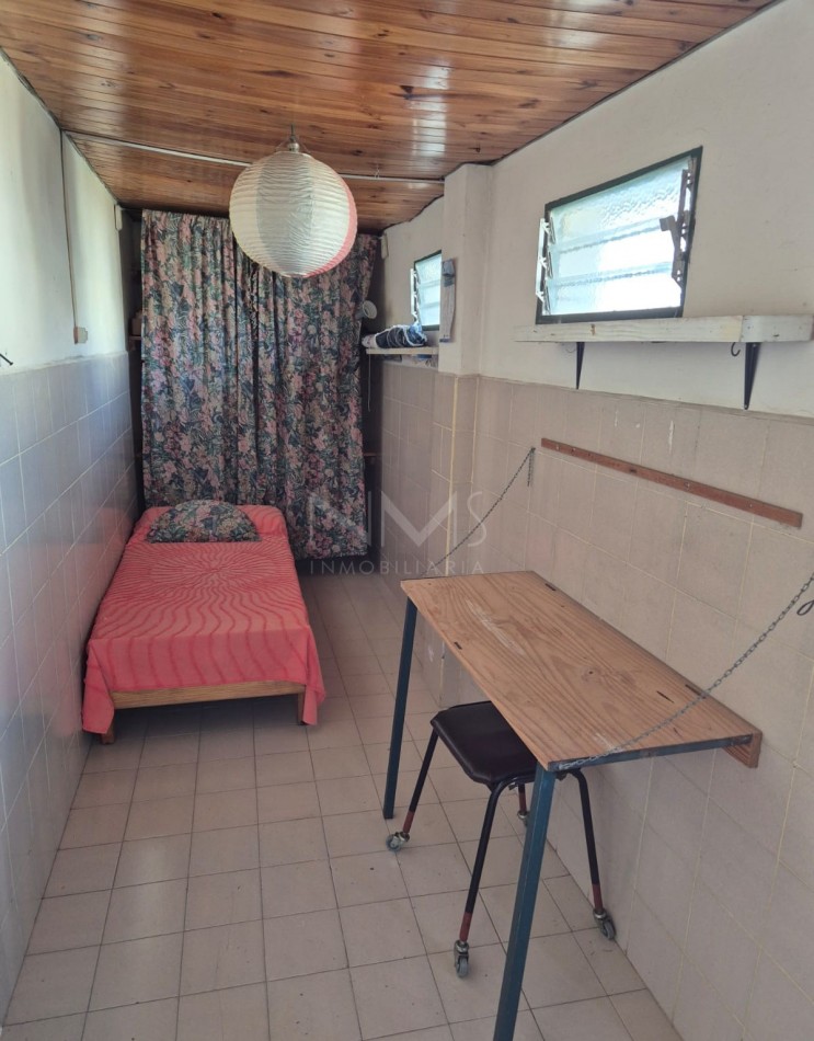 VENTA DE CASA EN ESQUINA, ALTURA ESPAÑA AL 2.000 (Pasaje paralelo)