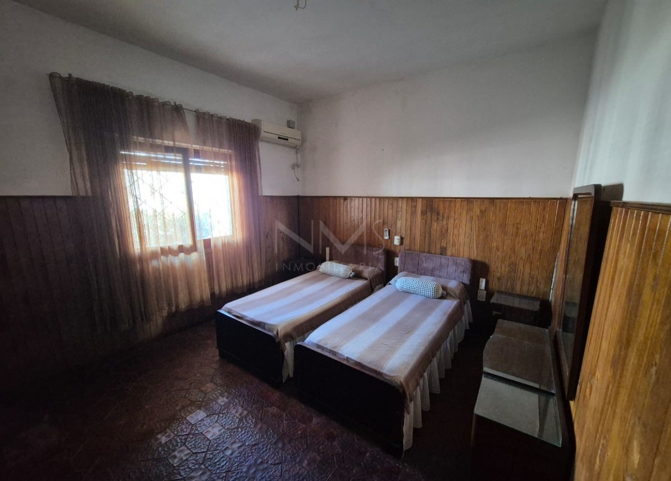 VENTA DE CASA EN ESQUINA, ALTURA ESPAÑA AL 2.000 (Pasaje paralelo)