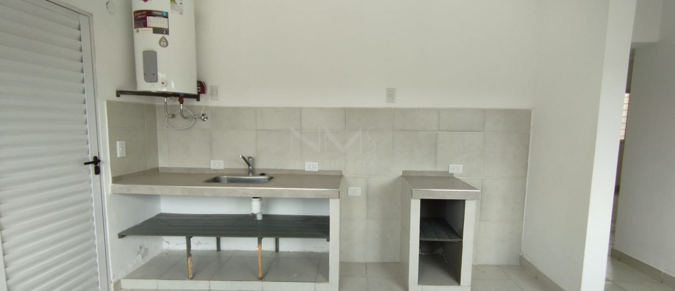 ALQUILER - CASA 2 DORMITORIOS - B° SCALABRINI ORTIZ (Cerca Hiper LIbertad)