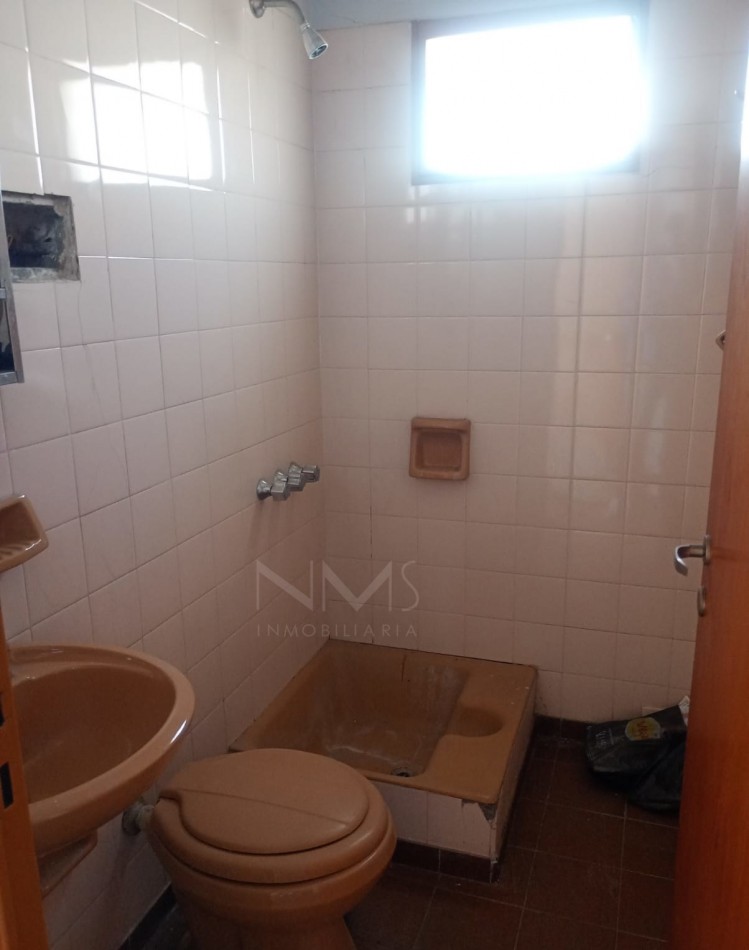 ALQUILER CASA 3 DORM. Y DEPENDENCIAS - B° EL PERIODISTA (Zona Sur)
