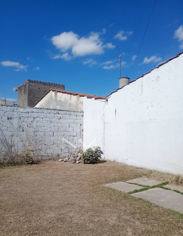 ALQUILER CASA 3 DORM. Y DEPENDENCIAS - B° EL PERIODISTA (Zona Sur)