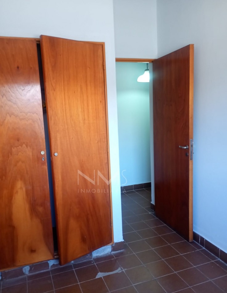ALQUILER CASA 3 DORM. Y DEPENDENCIAS - B° EL PERIODISTA (Zona Sur)
