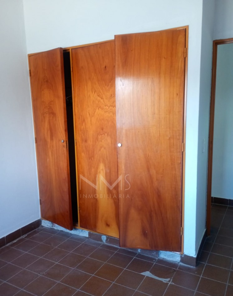ALQUILER CASA 3 DORM. Y DEPENDENCIAS - B° EL PERIODISTA (Zona Sur)