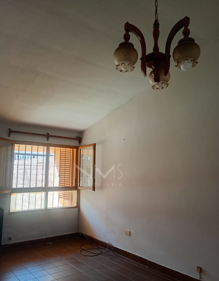ALQUILER CASA 3 DORM. Y DEPENDENCIAS - B° EL PERIODISTA (Zona Sur)
