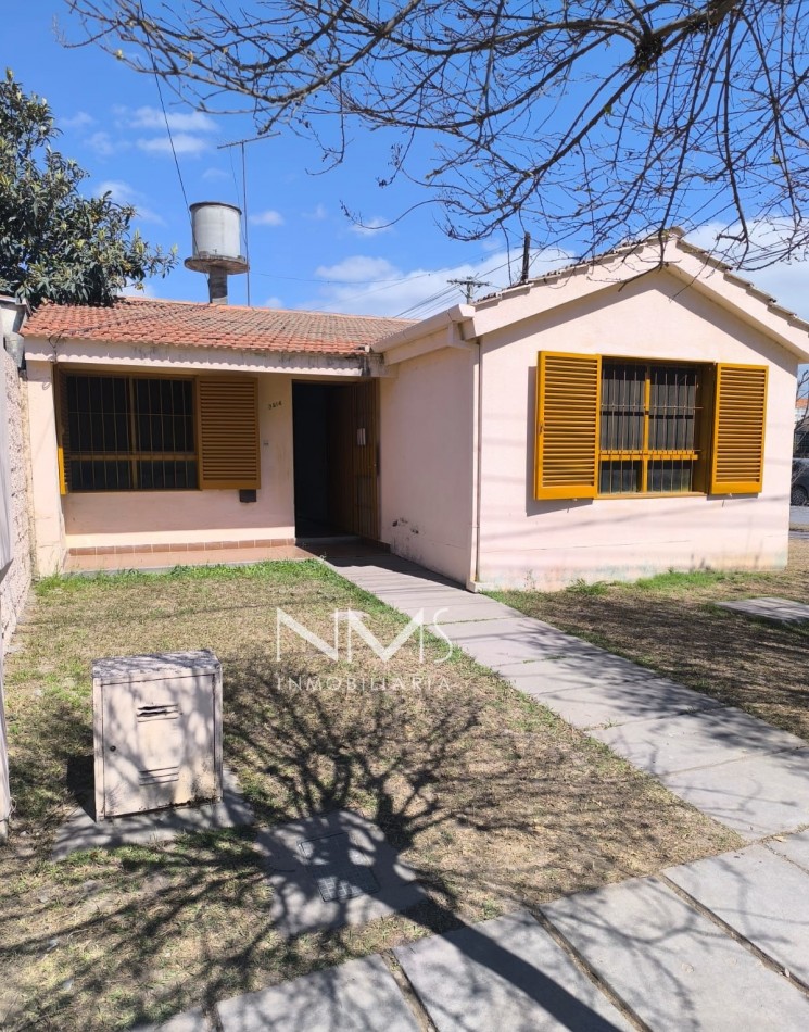 ALQUILER CASA 3 DORM. Y DEPENDENCIAS - B° EL PERIODISTA (Zona Sur)
