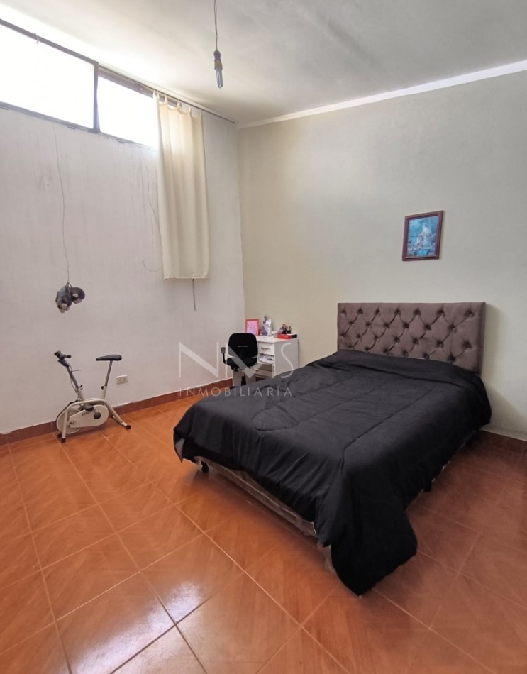 VENTA - CASA CUATRO DORMITORIOS - B° HERNANDO DE LERMA