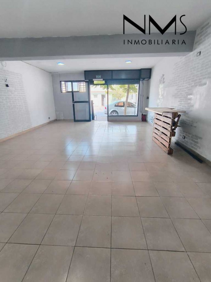 SE ALQUILA LOCAL COMERCIAL - AYACUCHO AL 500 