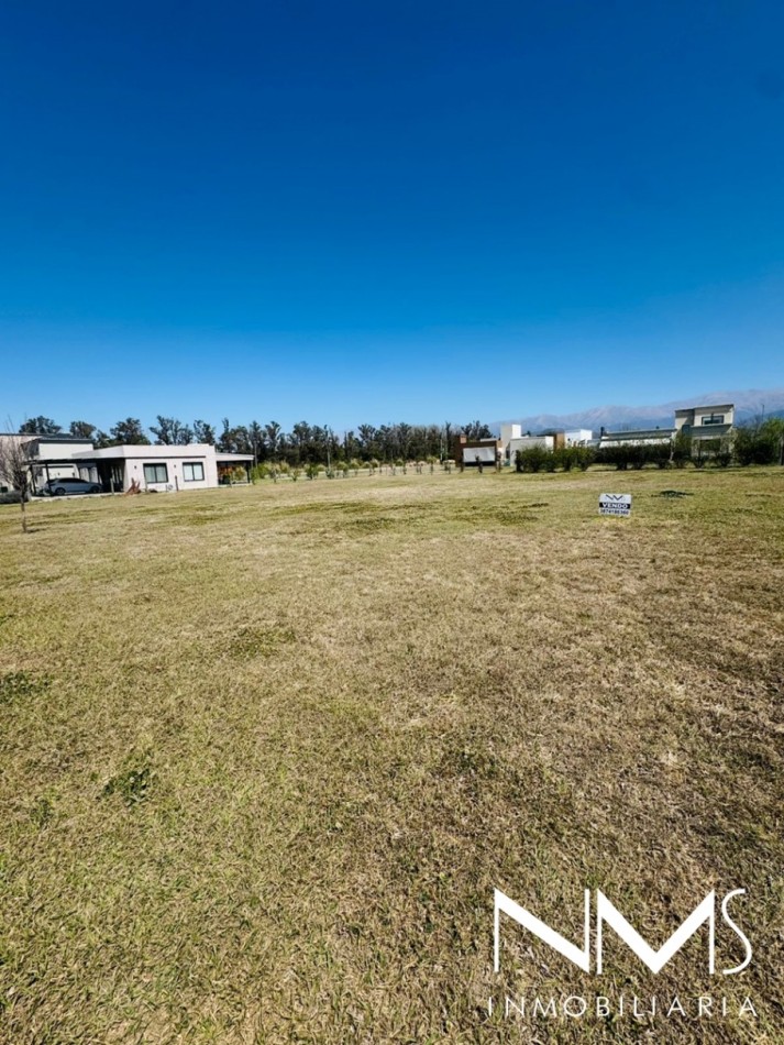 VENTA DE TERRENO EN JARDINES DE SAN LORENZO
