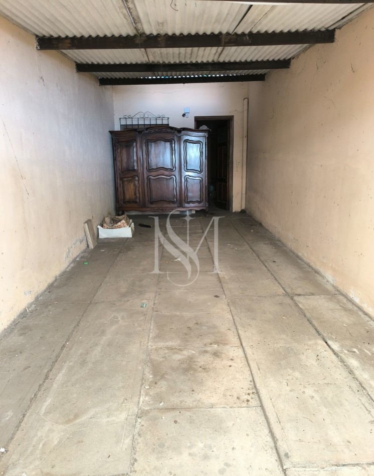 CASA EN VENTA CASEROS Y GRAL PAZ