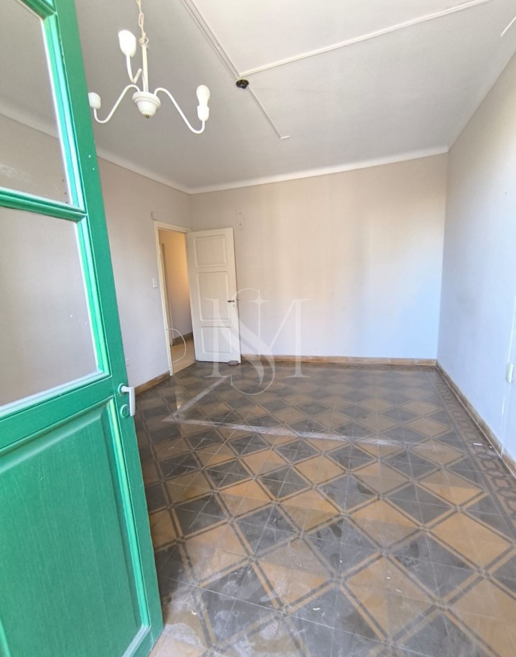 CASA EN VENTA CASEROS Y GRAL PAZ