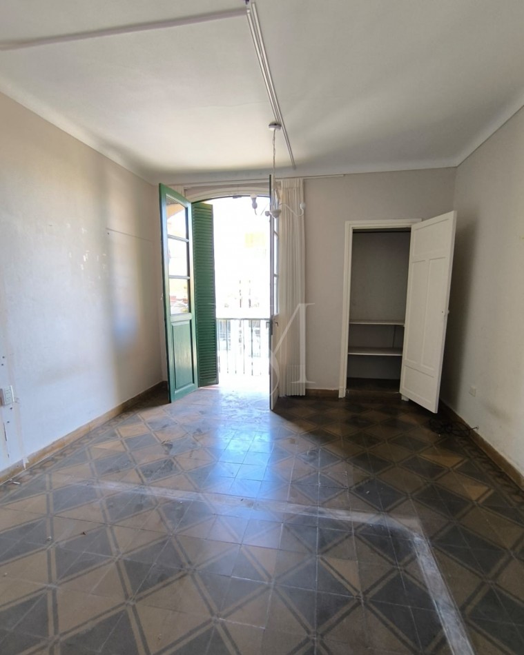 CASA EN VENTA CASEROS Y GRAL PAZ