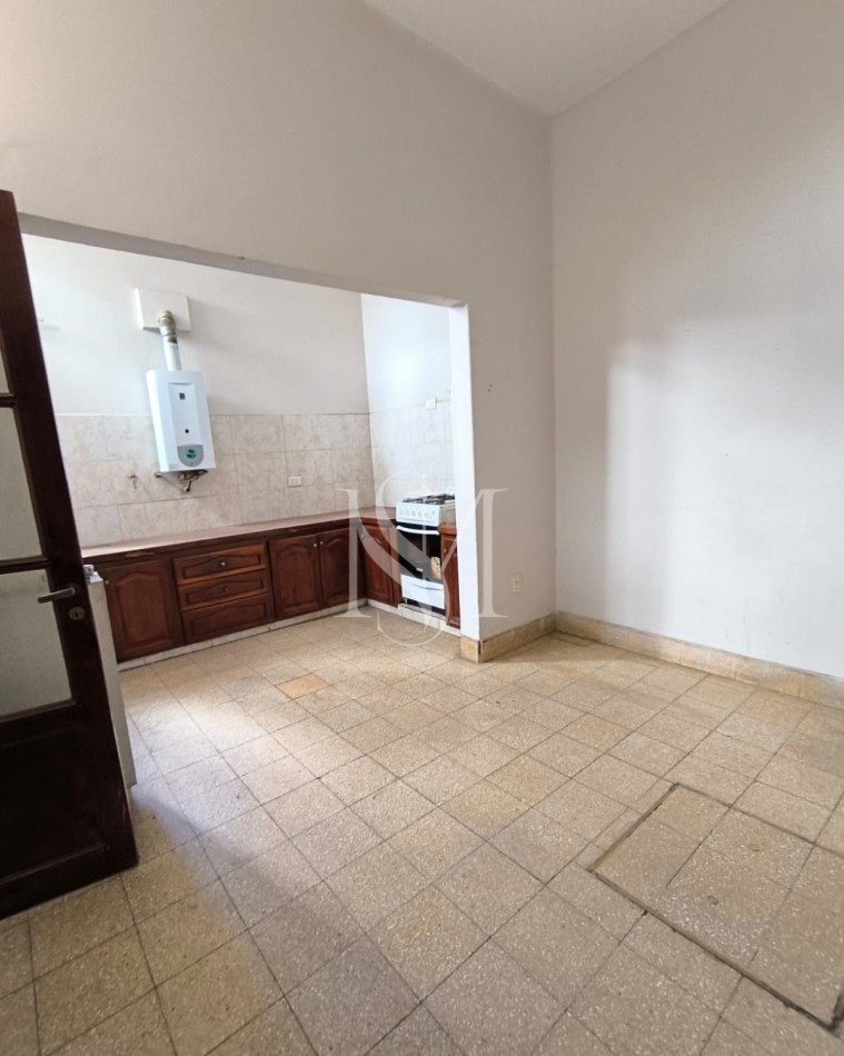 CASA EN VENTA CASEROS Y GRAL PAZ