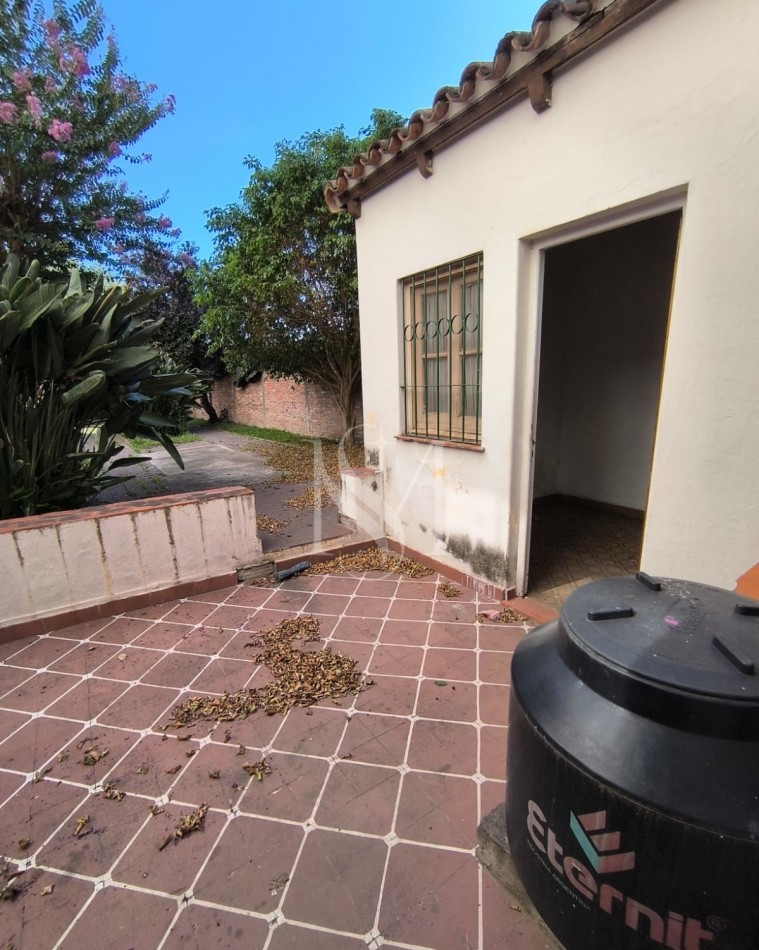 CASA EN VENTA CASEROS Y GRAL PAZ