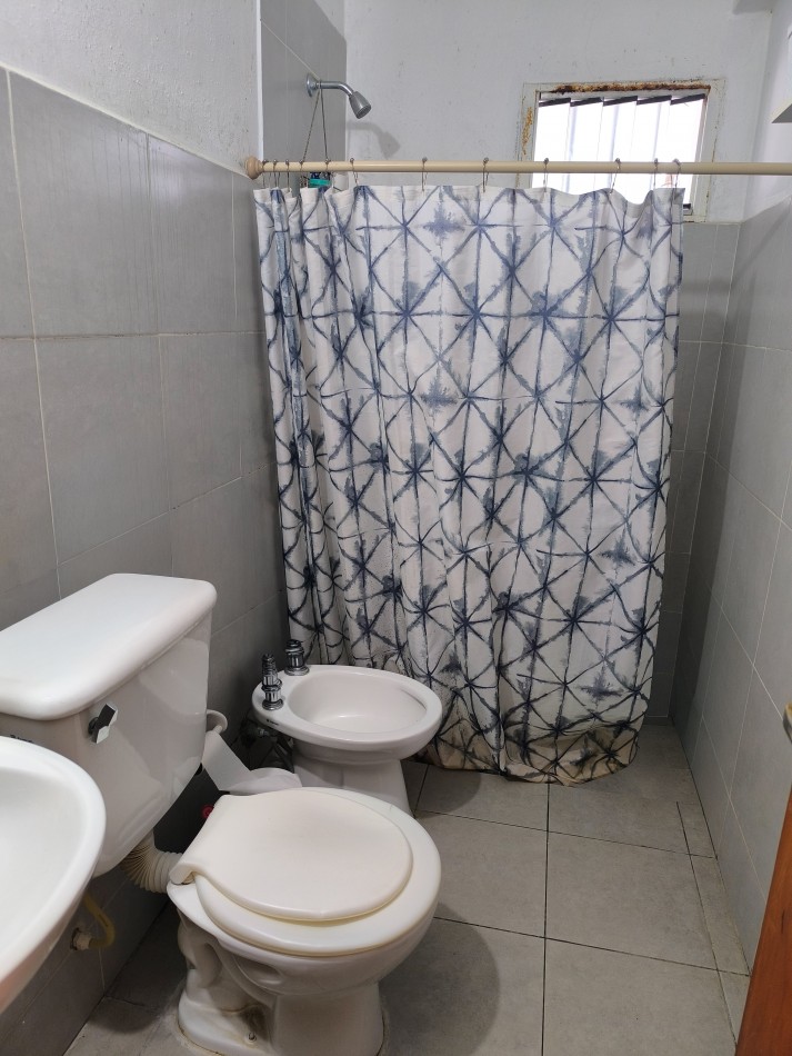 CASA EN B° EL HUAICO - TRES DORMITORIOS