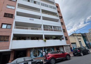 SE ALQUILA DEPARTAMENTO DE 3 HABITACIONES Y COCHERA - DR. ADOLFO GUEMES ESQ SANTIAGO DEL ESTERO