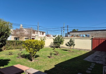 VENTA DE CASA EN ESQUINA, ALTURA ESPAÑA AL 2.000 (Pasaje paralelo)