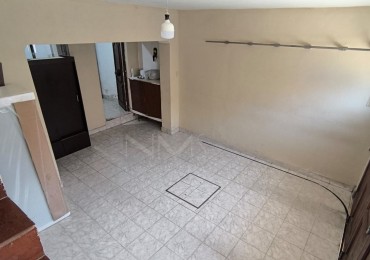 VENTA - CASA CUATRO DORMITORIOS - B° HERNANDO DE LERMA
